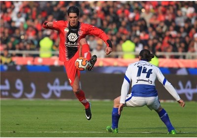 رضا حقیقی با پرسپولیس تمدید کرد